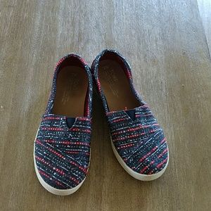Toms